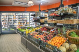 étale épicerie le montet cocci market