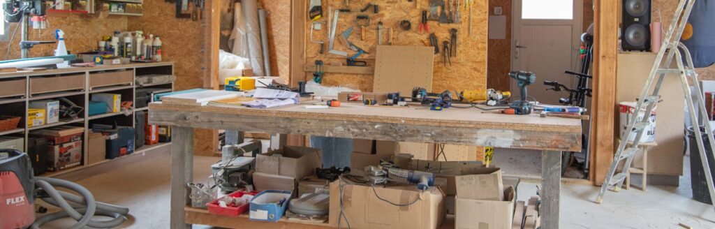 Atelier du placard sous l'escalier bandeau