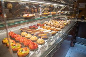 Les traditions du Bourbonnais vitrine pâtisserie