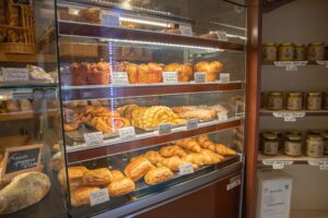 Les traditions du Bourbonnais vitrine viennoiserie
